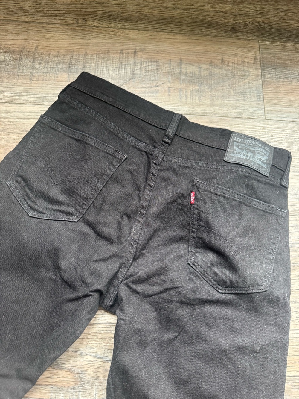 Levi's Men's Black Slim Straight Jeans